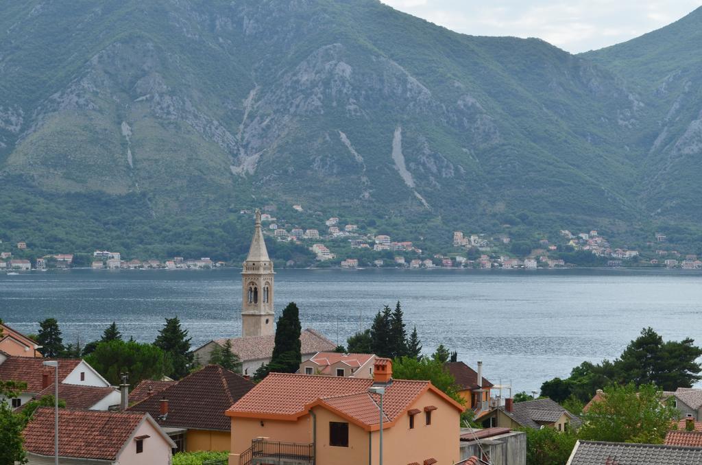 Apartments Dobrisa Kotor Zimmer foto